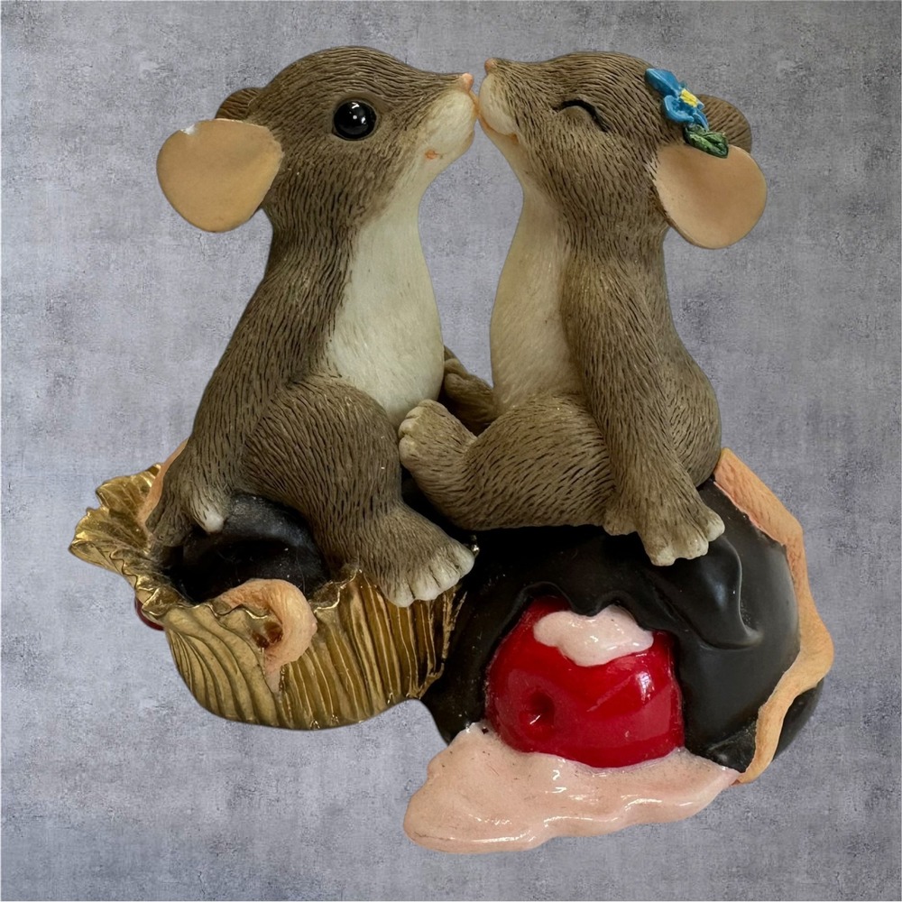 Charming Tails Candy Kisses Figurine Mice 3in Brown 84/108 Fitz Floyd - Read